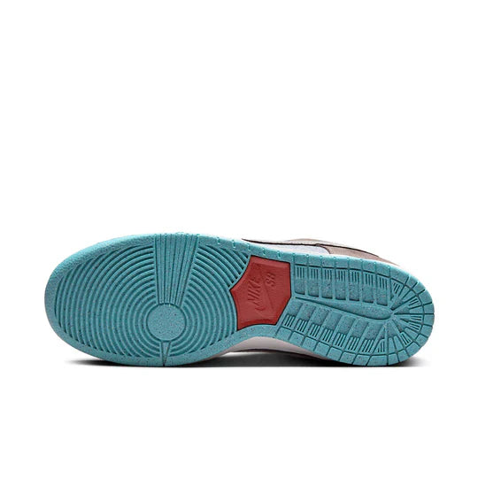 Nike SB Dunk Low "Grouss Sue spueren"