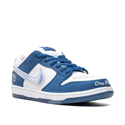 Nike SB Dunk Low "Whānau x Whakaarahia"