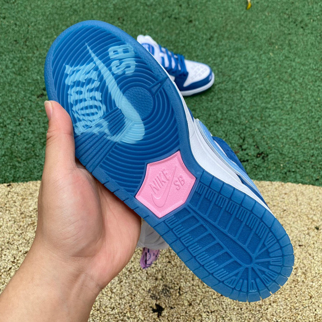 Nike SB Dunk Low "Whānau x Whakaarahia"